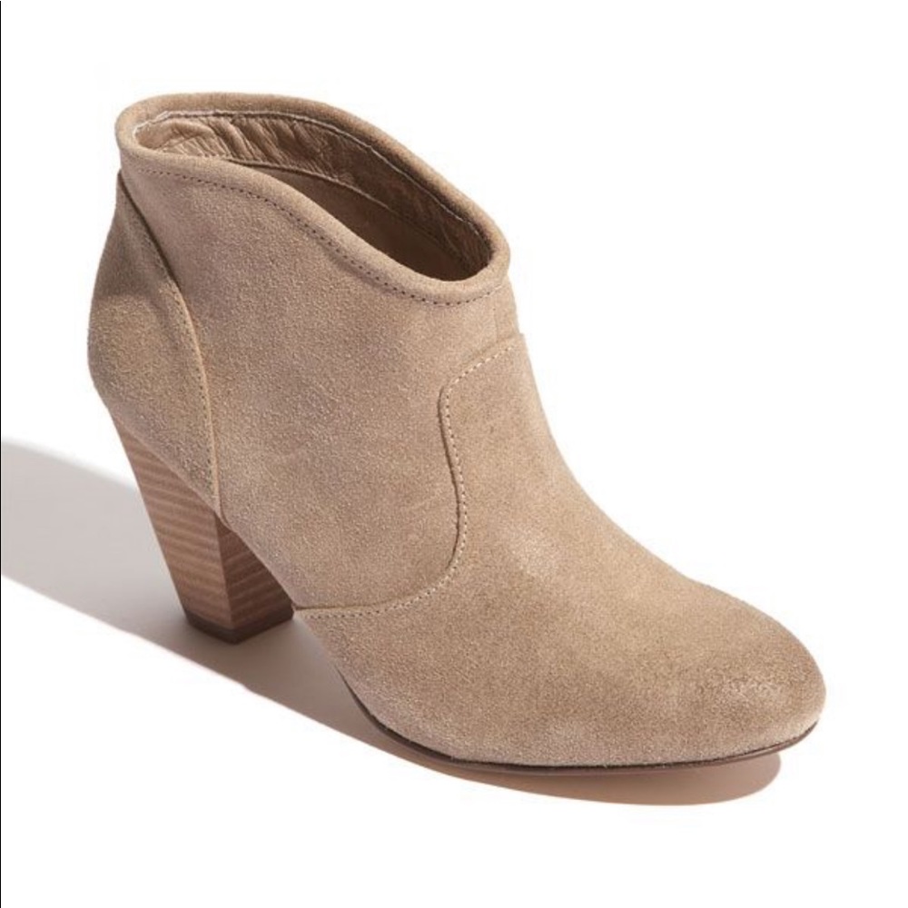 Report ✨ ‘Marks’ Suede Bootie Beige Size 6 US